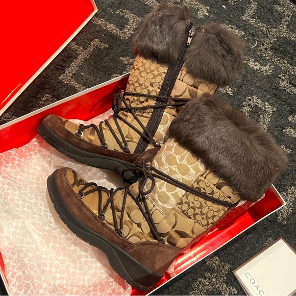 COACH LAURILYN PATCHWORK SIGNATURE CANVAS SUEDE FUR WINTER BOOTS - Picture 6 of 15